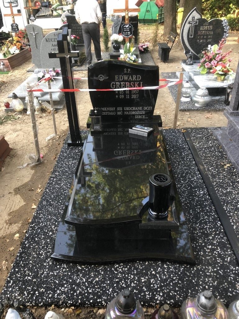 Granit indian black krzyż podłoga