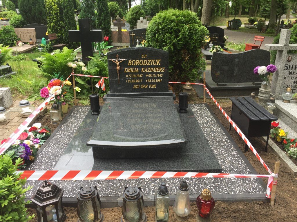 Nagrobek podwójny łuk