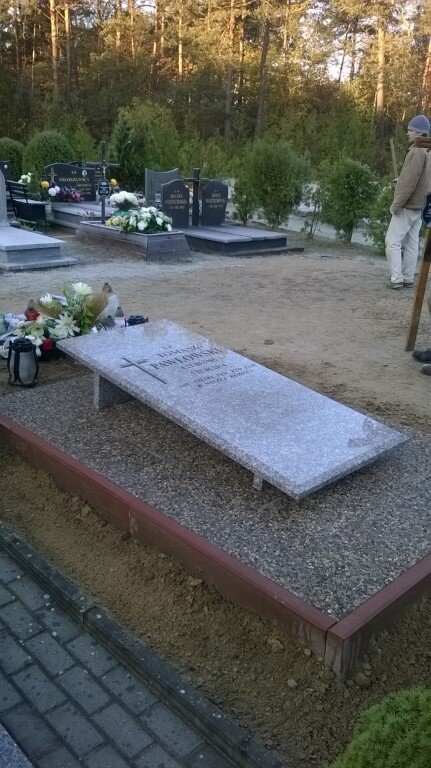 Najtańsza wersja Pomników- Sarkofag sama płyta